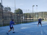 Jugando al pádel